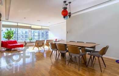 Imagem 2: Apartamento para venda possui 119 metros quadrados com 3 quartos em Lagoa - Rio de Janeiro