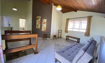 Imagem 4: Sobrado com piscina na quadra do mar