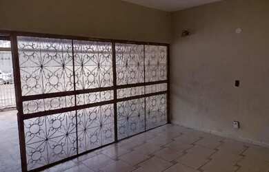 Imagem 2: Q. 01 Setor Norte - 03 quartos + Casa de fundos