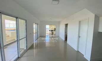 Imagem 6: Duplex com Quatro Suítes e Piscina Privativa em Condomínio Completo