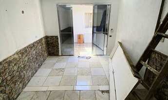 Imagem 2: Casa com 1 Dormitório e Vaga de Garagem no Esmeralda, Apenas 100 Metros da Pista