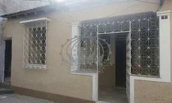 Imagem: Casa de vila térrea em Rocha Miranda