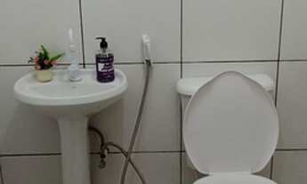 Imagem: Alugo Kitnet amplo 1/4 MOBILIADO SEM GARAGEM