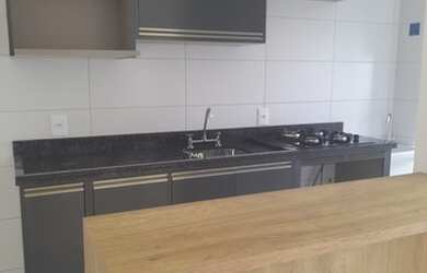 Imagem 2: Apto maravilhoso com suíte e churrasqueira. Semi - mobiliado. Andar alto