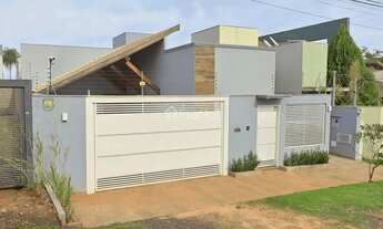 Imagem: Casa Com 3 Dormitórios à Venda, 245 M²