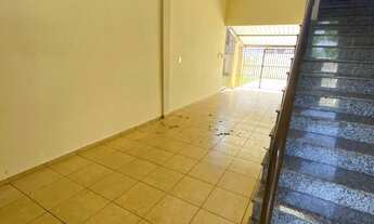 Imagem 4: Casa à venda em Londrina, Parque Residencial Joaquim Toledo Piza, com 3 quartos, com 390 m