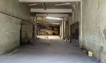 Imagem 7: Lene Pegado Vende Galpão com P/Comercial e Ap de 3 suítes nos altos com 2.200 m² P/Financ