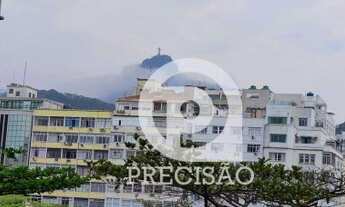 Imagem 2: Apartamento com 4 dormitórios (atualmente com 3 - sendo um deles uma mega suíte) à venda