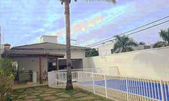 Imagem 2: Casa para venda com 185 metros quadrados com 4 quartos em Jardim Karaíba - Uberlândia - MG