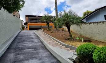 Imagem 4: Sobrado para venda possui 311 metros quadrados com 4 quartos