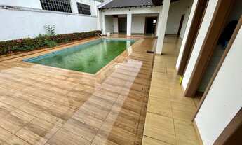 Imagem: Casa Térrea Comercial com 4 Quartos Próximo