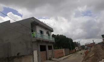 Imagem 3: Casa duplex com galpão