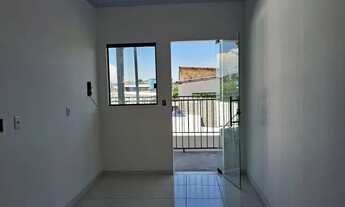 Imagem 3: Alugo apartamento de 02 qts prédio residencial. Apartamento com sala de estar e