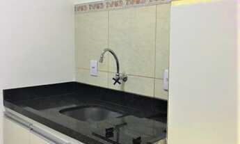 Imagem 2: Apartamento 2 dormitórios com churrasqueira, cozinha e banheiro com armários