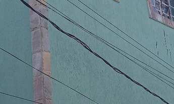 Imagem 2: Aluga-se casa com garagem para dois carros