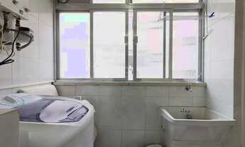 Imagem 2: Apartamento mobiliado com dois (2) dormitórios, duas (2) vagas de garagem , no Condomín