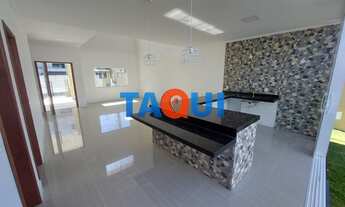 Imagem 6: Casa duplex com 4 quartos, sendo 2 suítes. Piscina com deck molhado. Cabo Frio