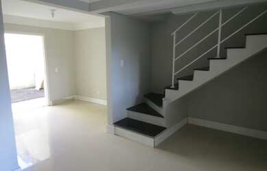 Imagem 4: Sobrado para venda tem 94 metros quadrados com 2 quartos em Ahú - Curitiba - PR