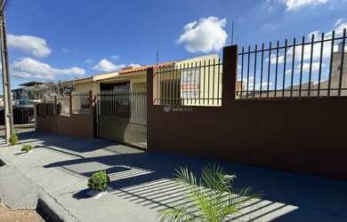 Imagem 2: CASA EM LOCALIZAÇÃO COMERCIAL À VENDA NO RESID. INTERLAGOS EM APUCARANA