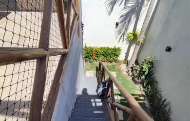 Imagem 7: Casa 3/4 sendo duas suítes closet, piscina no primeiro andar