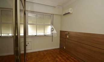 Imagem 15: Apartamento amplo com vaga, vista livre e sol da manhã a venda em Copacabana!