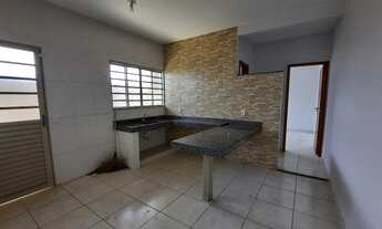 Imagem 4: Casa 2 quartos, 1 banheiro, câmera de segurança, garagem coberta
