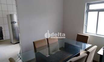 Imagem 2: Casa com 3 dormitórios para alugar, 170 m² por R$ 2.300/mês - Martins - Uberlândia/MG