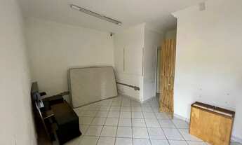 Imagem 2: Casa Térrea Comercial com 4 Quartos Próximo ao Shopping Estação