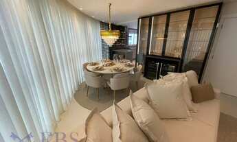 Imagem 3: Apartamento mobiliado com 4 dormitórios e 3 vagas a poucos metros do mar