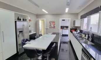 Imagem 4: Casa de condomínio sobrado para venda possui 550 metros quadrados com 4 quartos