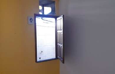 Imagem 6: Apto no 1 piso com 2 quartos. Alvorada 3, ótima localização. Leia