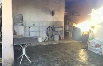 Imagem 5: Vendo sobrado de esquina com duas residências na Qr 318 da samambaia sul