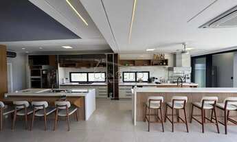 Imagem 7: Sobrado de alto padrão disponível para venda ou locação, no condomínio Damha I com área co