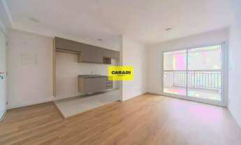 Imagem 2: Apartamento com 2 Quartos e Varanda no Centro de Santo André Próximo à Estação