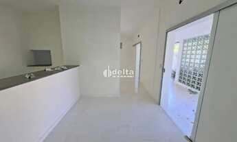 Imagem 6: Casa comercial disponível para locação no bairro Tabajaras em Uberlândia-MG