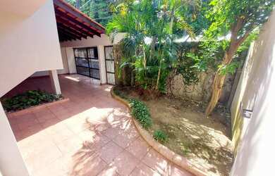 Imagem 3: Dom Pedro II - Casa para Venda e Locação com 5 quartos, Piscina e churrasqueira