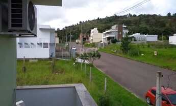 Imagem 5: Casa linda com vista para o Rio com 3 pavimentos com duas suíte