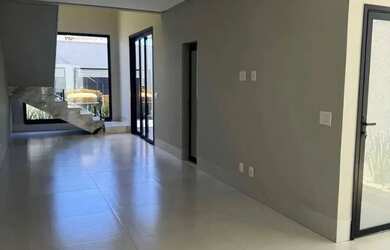 Imagem 4: Título: Sobrado Alto Padrão Jd. Vila Boa - 3 Suítes (Master c/ Hidro) - Piscina e Mini Cop