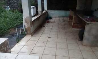 Imagem 2: ? Lote com Casa Simples no Setor Garavelo - Aparecida de Goiânia