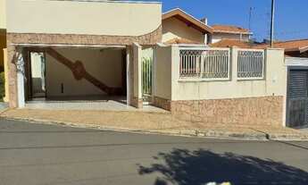 Imagem 2: Casa de Luxo em Condomínio: 4 Quartos, 2 Suítes, 2 Salas, 4 Banheiros, 3 Vagas, 150m² - Ja