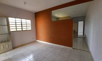 Imagem 3: Casa 2 quartos, 1 banheiro, câmera de segurança, garagem coberta