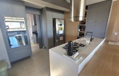 Imagem 2: Belíssimo apartamento 3 suítes, sala ampliada, finamente decorado, à venda no Caminho das