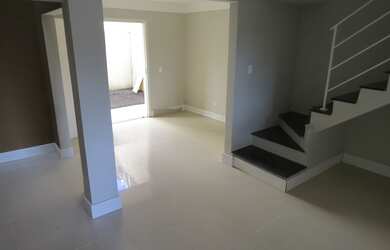 Imagem 3: Sobrado para venda tem 94 metros quadrados com 2 quartos em Ahú - Curitiba - PR