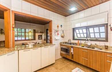 Imagem 3: CASA DE 2 DORMITÓRIOS, PISCINA, CHURRASQUEIRA E 2 VAGAS DE GARAGEM NO BAIRRO HÍPICA