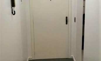 Imagem 3: Apartamento 2 dormitórios com churrasqueira, cozinha e banheiro com armários