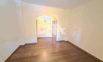 Imagem 4: Urca, 2 quartos, sala, cozinha com móveis planejados, área de serviço, dependência, 2 banh