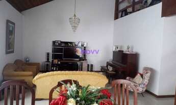 Imagem 5: Linda casa linear com piscina e área gourmet em excelente localização !