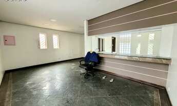 Imagem 2: Casa comercial ara locação, salão amplo, 5 salas, 4 banheiros, 3 vagas, área externa de 20