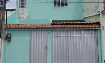 Imagem: CASA DUPLEX INDIVIDUAIS. 3 QUARTOS CADA