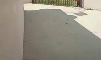 Imagem: Casa sozinha no lote